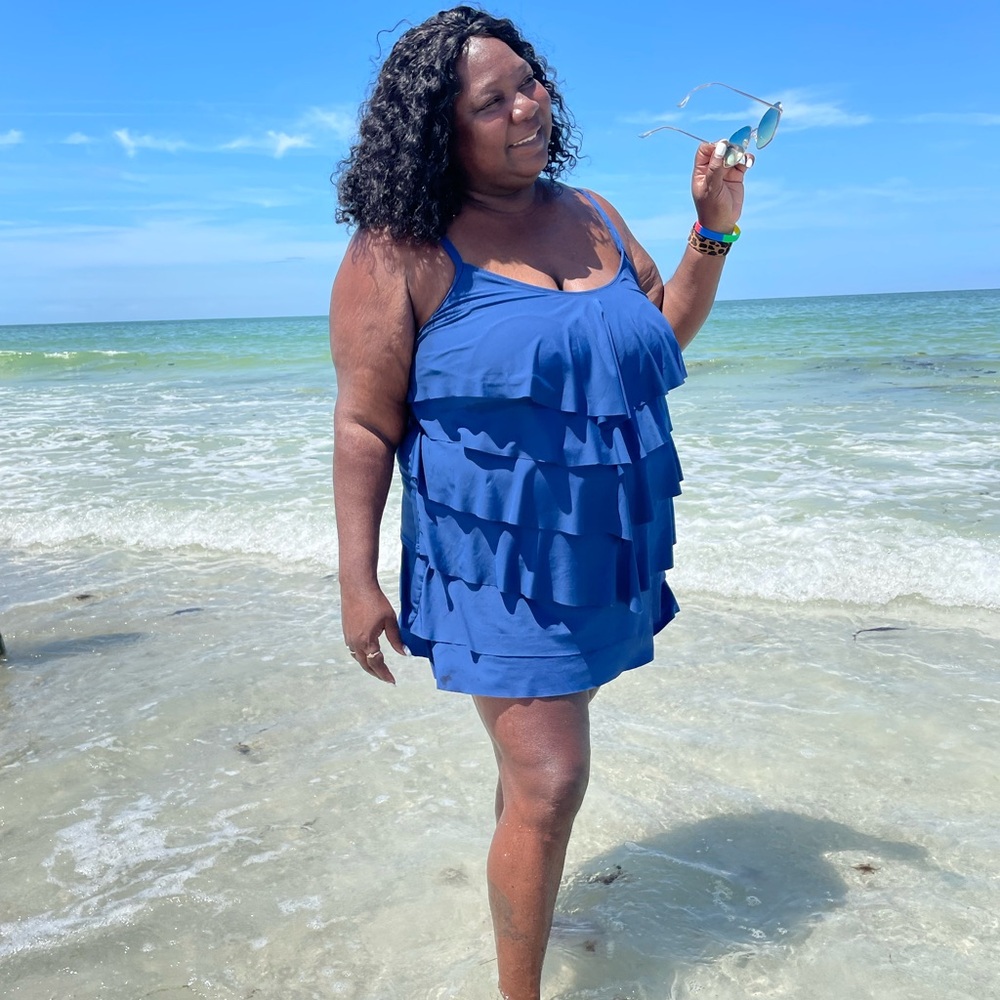 Chic Blue Bikini Set with Classic Design - Picture 2 of 14
